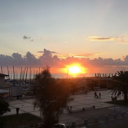 Hotel Milani Lido di Camaiore Buitenkant foto
