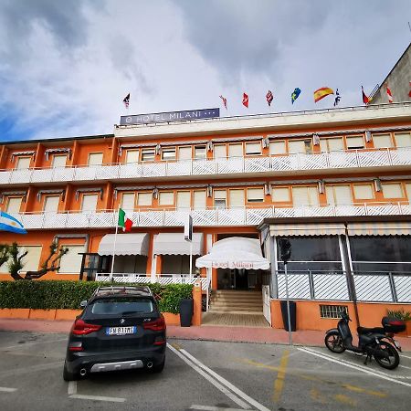 Hotel Milani Lido di Camaiore Buitenkant foto