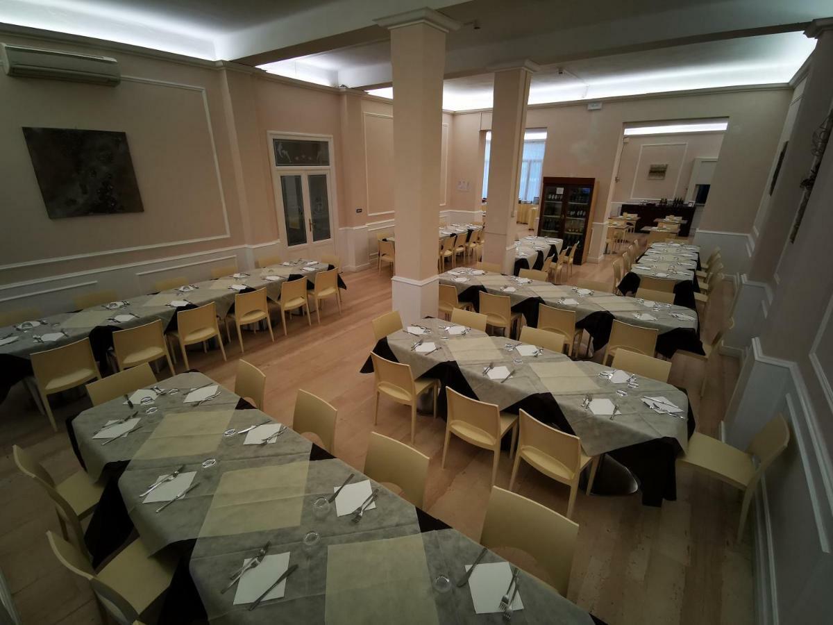Hotel Milani Lido di Camaiore Buitenkant foto