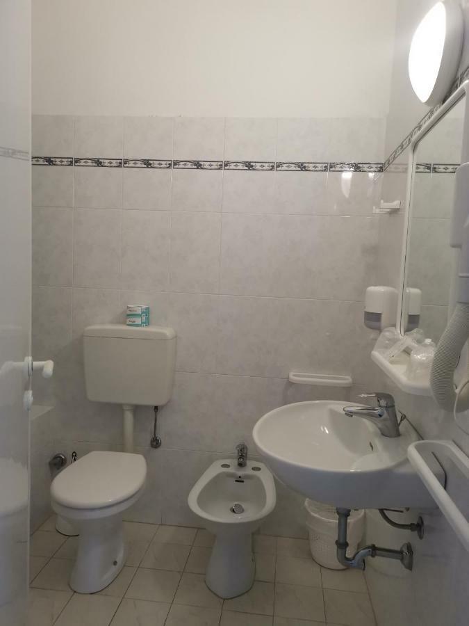 Hotel Milani Lido di Camaiore Buitenkant foto