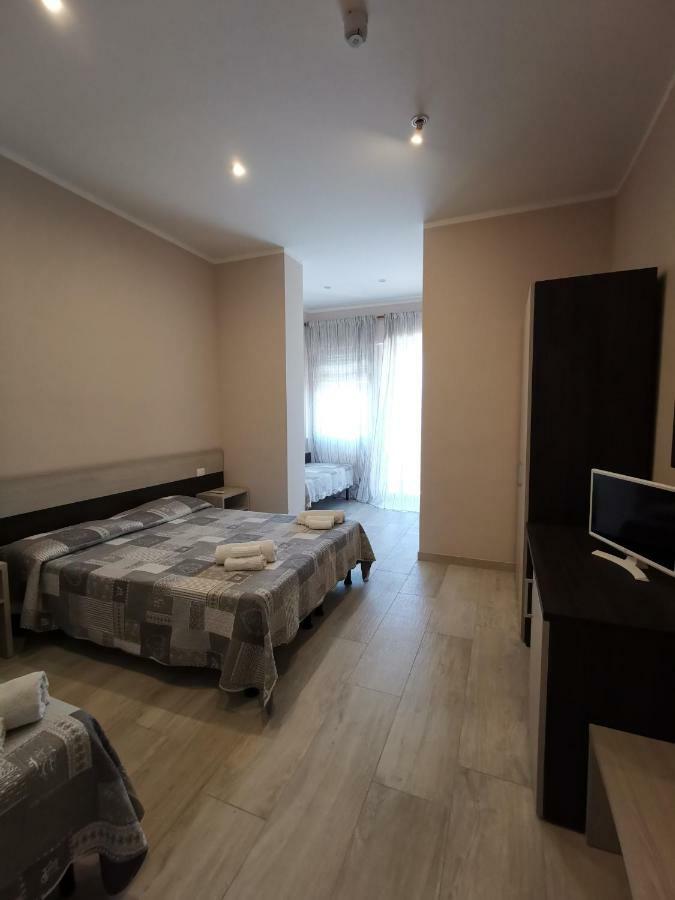 Hotel Milani Lido di Camaiore Buitenkant foto