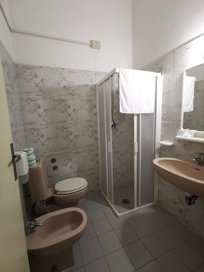 Hotel Milani Lido di Camaiore Buitenkant foto