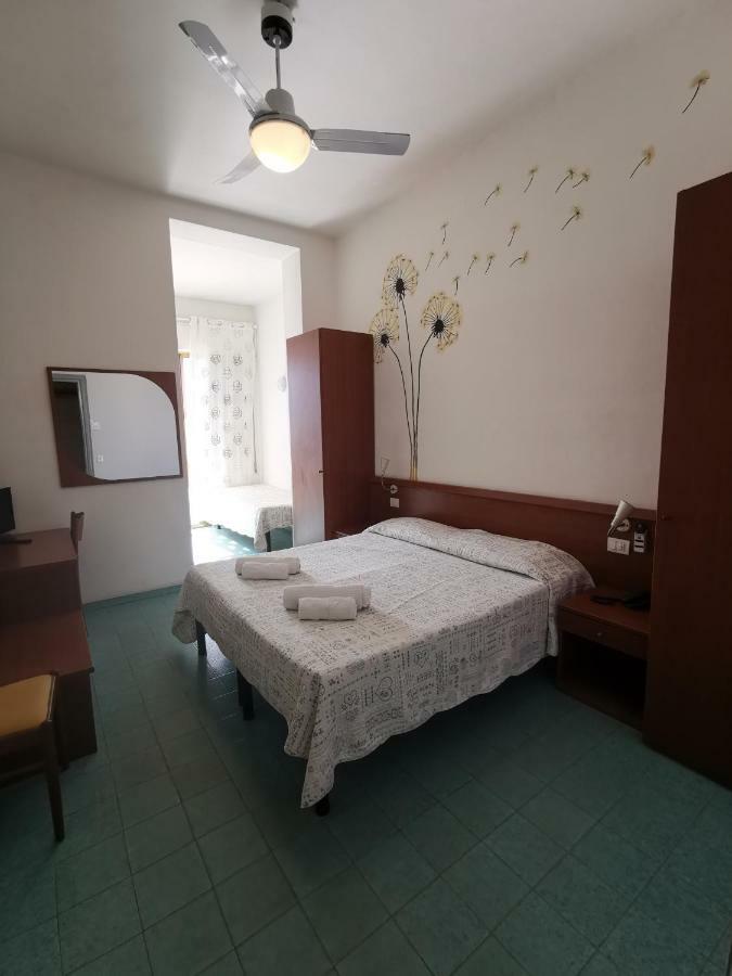 Hotel Milani Lido di Camaiore Buitenkant foto