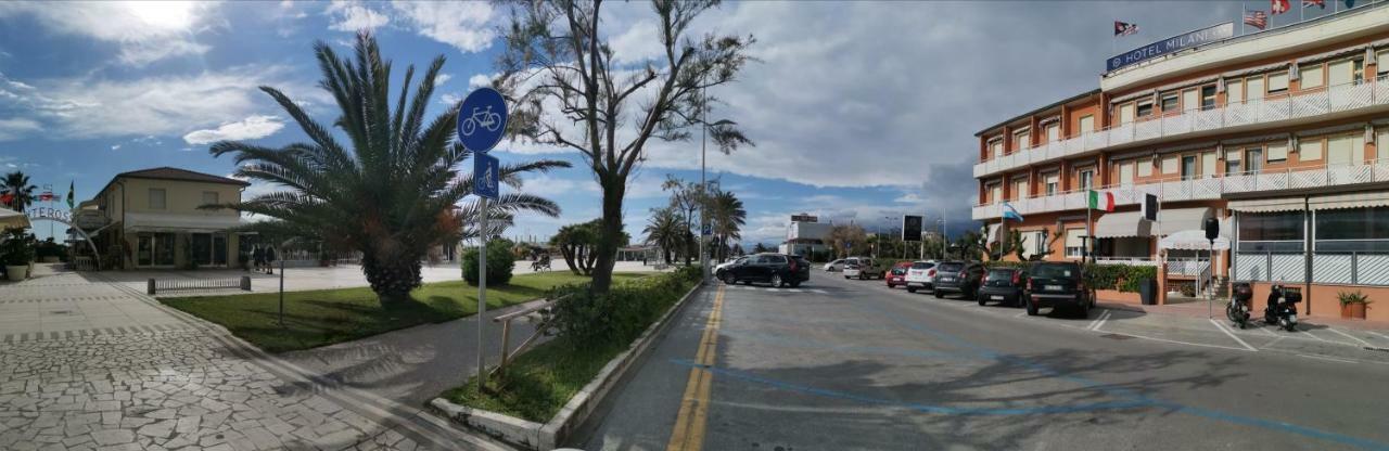 Hotel Milani Lido di Camaiore Buitenkant foto